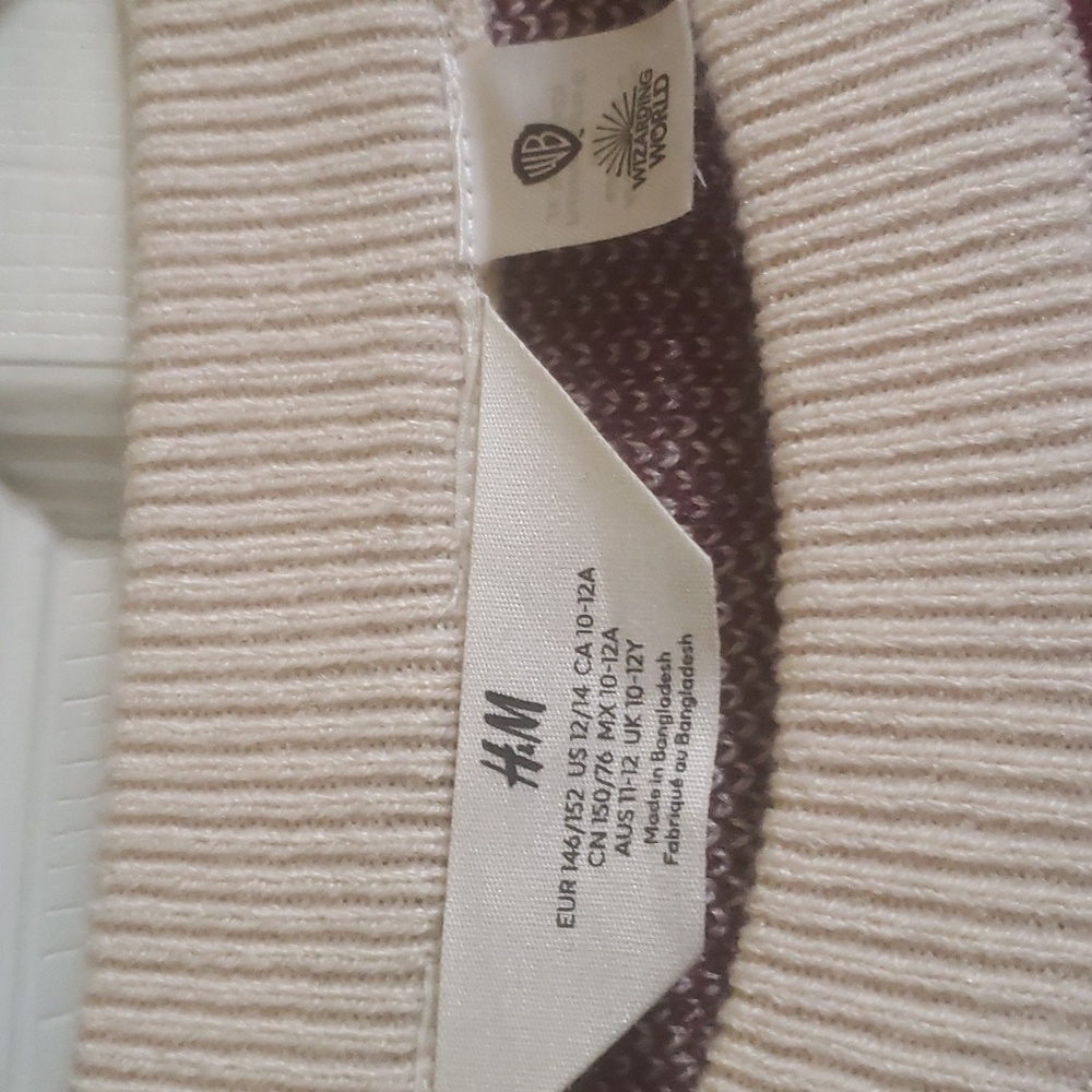 H and M GIRLS Hogwarts burgundy and offwhite sweater size 12 14 EUC - Picture 2 of 6